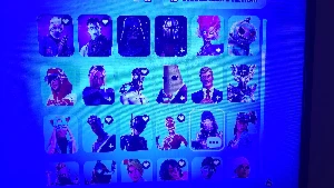 conta fortnite 180 skins