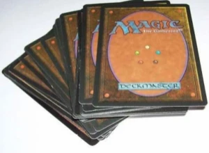 50 cartas aleatórias de magic originais