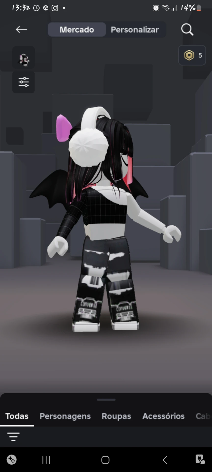 Conta feminina com premium no brookhaven e 2k de robux gasto