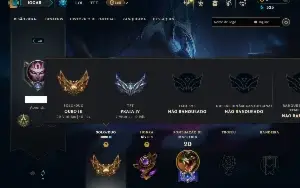 Ouro 3 com 50 Champs e 4 Skins