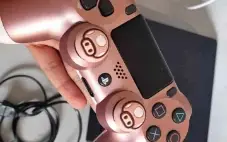 PS4 todo bom, bem conservado jogos, controles novos redset e