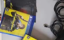 PS4 todo bom, bem conservado jogos, controles novos redset e