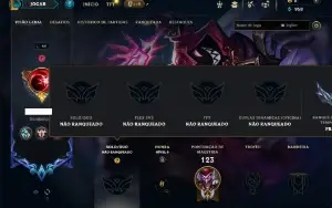Unranked com 70 Champs e 38 Skins ( JG / TOP / MID )