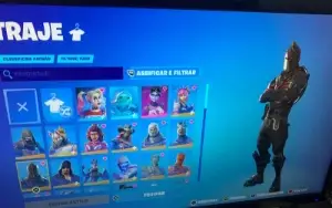 Conta Fortnite Com Cavaleiro Negro E Varias Skins Antigas/Sa