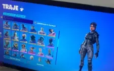 Conta Fortnite Com Cavaleiro Negro E Varias Skins Antigas/Sa