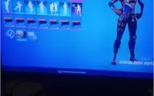 Conta top S2 com 170 Skins e salve o mundo 130.