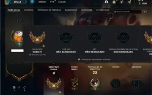 Conta ouro 4 com 35 Champs e 2 Skins + 8 Fragmentos