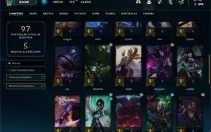 Conta ouro 4 com 43 Champs e 14 Skins + 2 Fragmentos