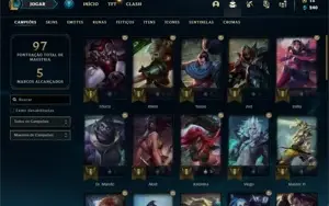 Conta ouro 4 com 43 Champs e 14 Skins + 2 Fragmentos