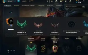 Esmeralda 3 com 55 Champs e 31 Skins + 5 Vitoriosas