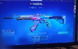 VANDAL:dragão e glitchpop          PHANTON:ion e oni