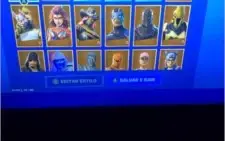 Vendo conta Com totas as Season e STW