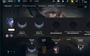Conta prata 4 com 31 Champs e 14 Skins + 3 Espolios