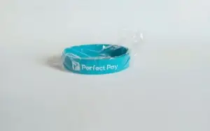Pulseiras Marketing Digital Silicone Baixo Relevo Idêntica