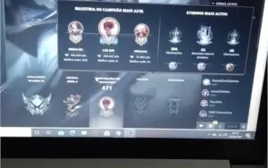 CONTA DE LOL MUITO TOP PLATINA 4 COM 322 SKINS