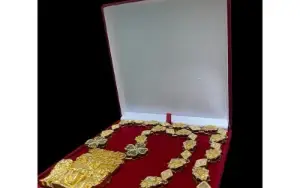 Colar Poze Trevo Moeda Antiga