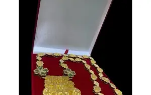 Colar Poze Trevo Moeda Antiga