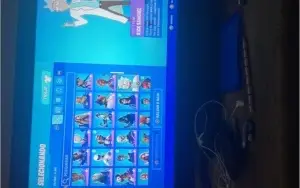 Vendo conta da epic: Fortnite:142 skins, maioria de loja