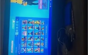 Vendo conta da epic: Fortnite:142 skins, maioria de loja