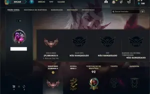 Conta bronze 2 com 14 Skins e 35 Champs + 8 Espolios