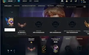 Conta bronze 1 com 146 Champs e 109 Skins + 4 Vitoriosas