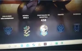 Conta league of  legends  platina 3 temporada passada