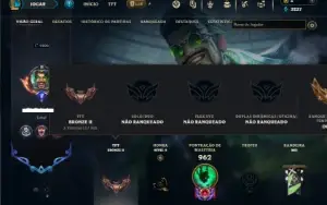 Unranked com TODOS os champs e 476 Skins + 8 Prestigios