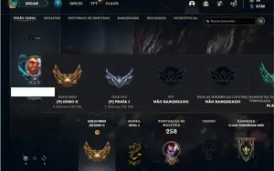 Conta ouro 2 com 80 Champs e 37 Skins + 3 Vitoriosas
