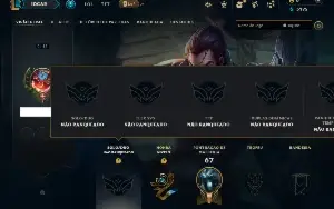 Unranked com 40 Champs e 7 Skins