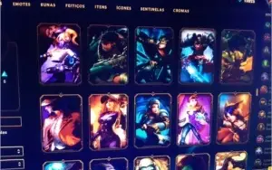 Conta com 67  skins e  118 icones