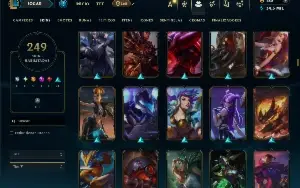 Bronze 4 com TODOS os champs e 249 Skins ( ADC / SUP / JG )