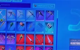 Conta Fortnite com mais de 160 skins e Salve o mundo fundado