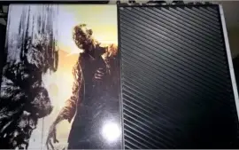 Xbox One com Skin do Dying Light - Usado - Na Caixa