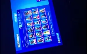 Conta fortnite season 5 capítulo 1 com glow e batman