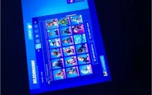 Conta fortnite season 5 capítulo 1 com glow e batman