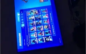 Conta fortnite season 5 capítulo 1 com glow e batman