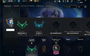 Platina 1 com 40 Champs e 6 Skins