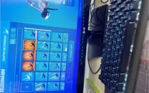 Conta fortnite season 3+, e Salve o mundo que da vbucks