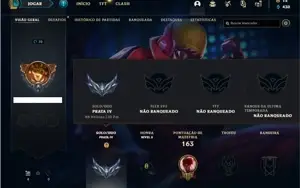 Conta prata 4 com 15 Skins e 56 Champs
