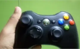 Xbox 360 Slim 4GB +2 Jogos Originais + 1 Controles Original