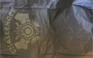 JAQUETA DESAFIANTE LEAGUE OF LEGENDS 2016