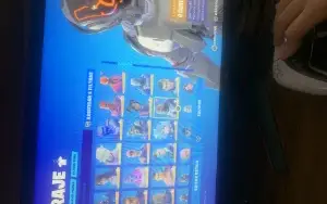 Conta De Fortnite Com 900 Earnigs E 210 Skins