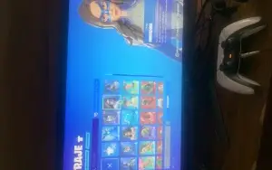 Conta De Fortnite Com 900 Earnigs E 210 Skins