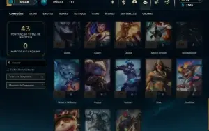 Platina 4 com 40 Champs e 8 Skins
