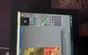 Vendo tibia: personagens um kina e maga em uma conta.