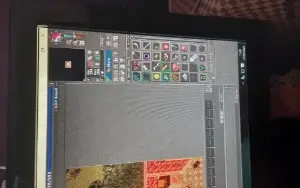 Vendo tibia: personagens um kina e maga em uma conta.