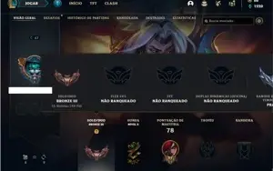 Conta bronze 3 com 33 Champs  e 13 Skins + 3 Fragmentos