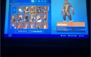 Conta Fortnite temporada 3,4,5,6,7,10 +3500V-BUCKS