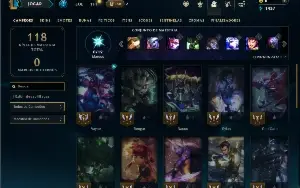Unranked com 30 Champs e 10 Skins