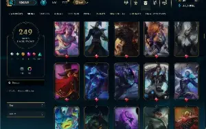Unranked com TODOS os champs e 249 Skins ( MAIN ADC )